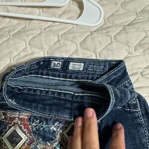 Miss Me- size 30 signature straight leg